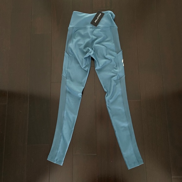 NWT Peloton athletic leggings. Women's size S - Picture 4 of 7